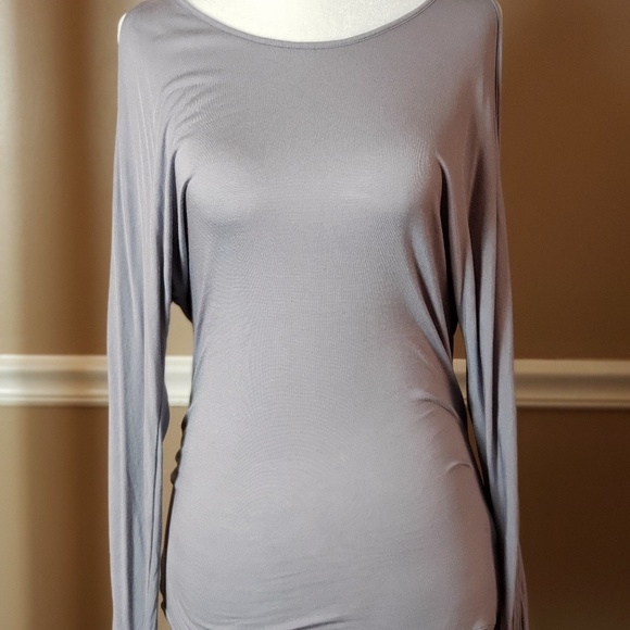 NWOT Express cold shoulder shirt - Picture 6 of 7